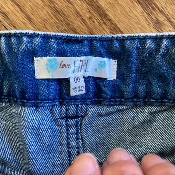 Love Fire Distressed Embellished Raw Hem Shorts Size 00 New With Tags - Picture 3 of 11